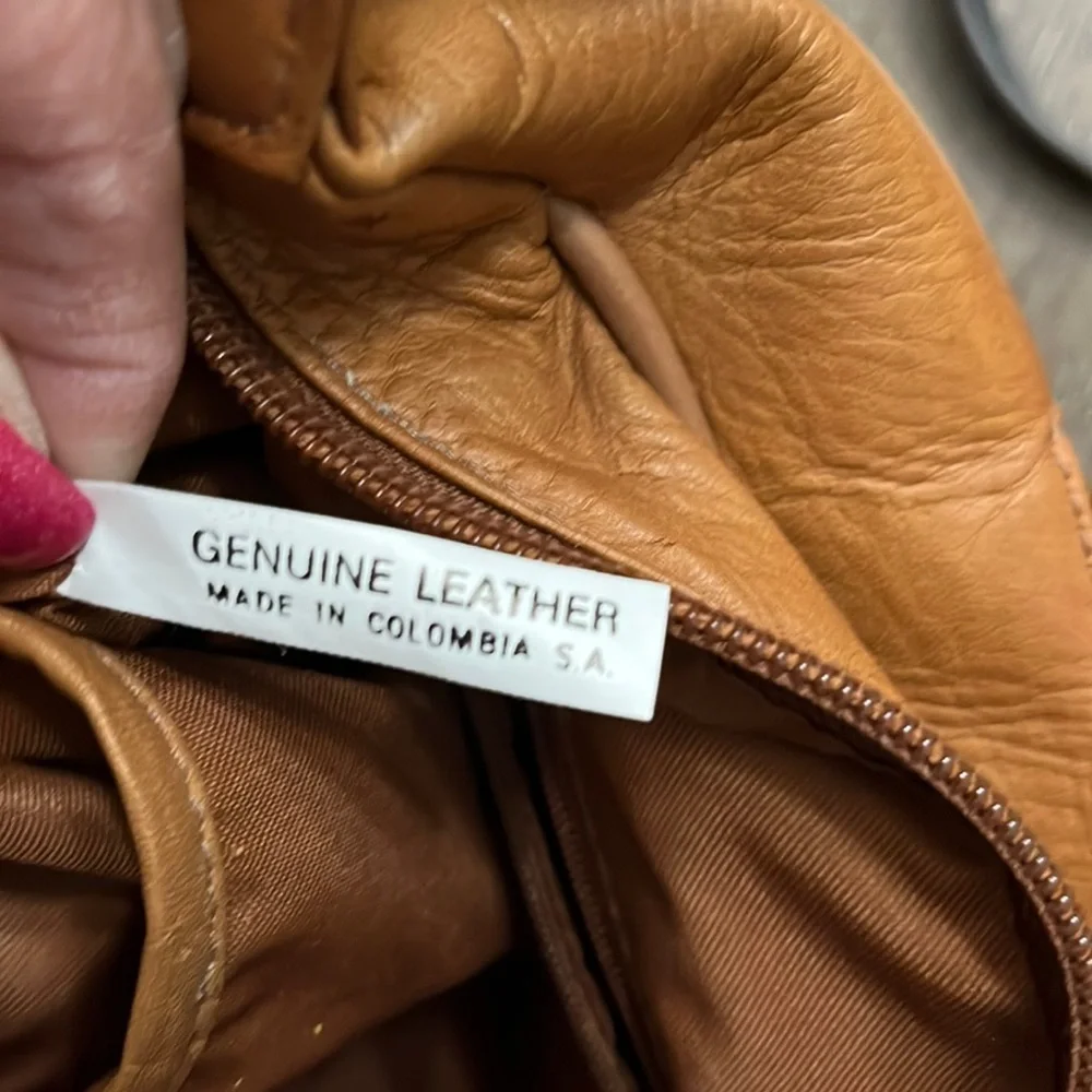 Cabela’s Columbia’s leather natural tan small bag